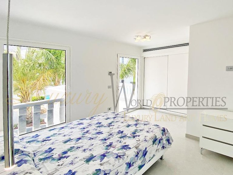 Villa for Sale in Costa Adeje, Tenerife, España 19