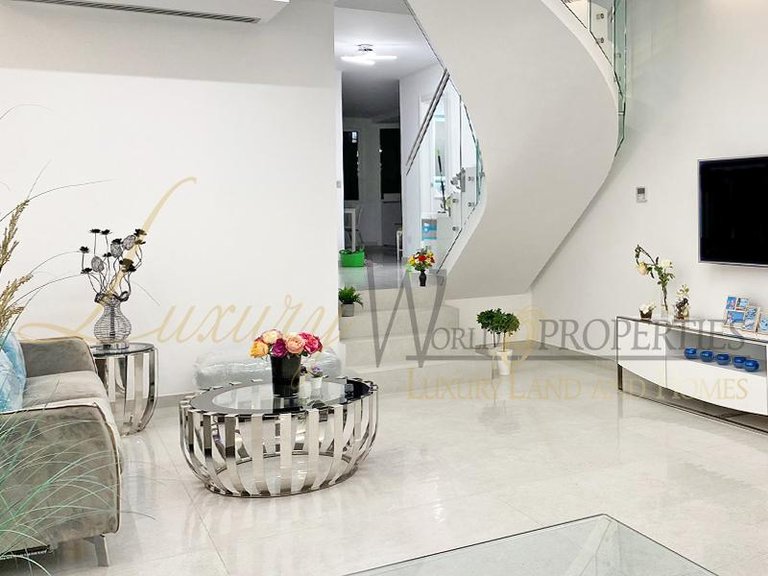 Villa for Sale in Costa Adeje, Tenerife, España 8