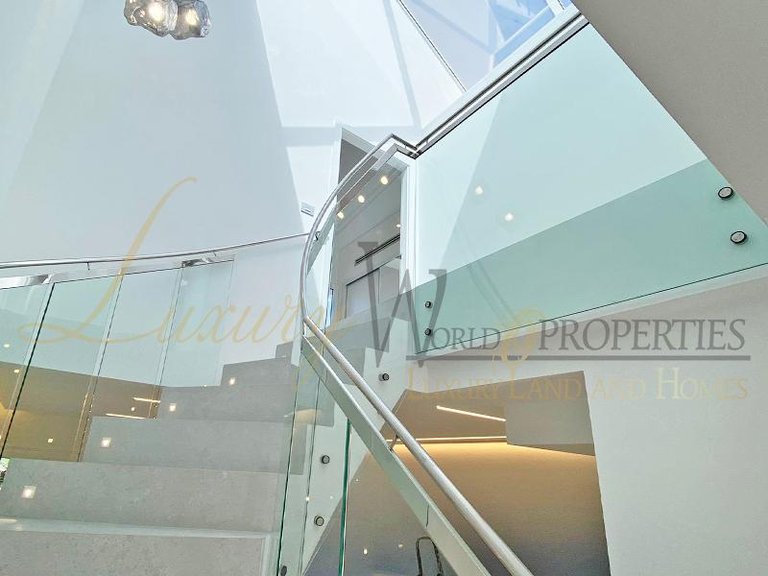 Villa for Sale in Costa Adeje, Tenerife, España 12