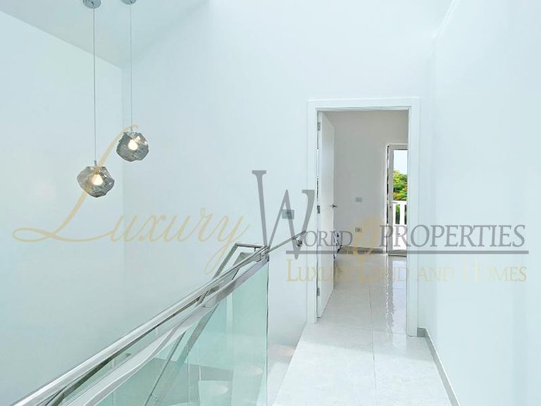 Villa for Sale in Costa Adeje, Tenerife, España 13