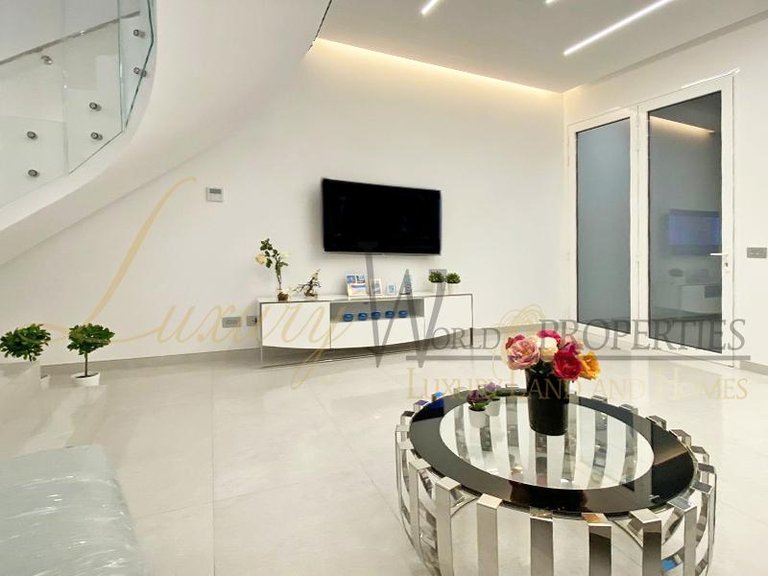 Villa for Sale in Costa Adeje, Tenerife, España 7