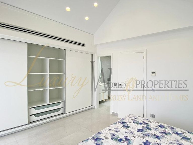 Villa for Sale in Costa Adeje, Tenerife, España 16