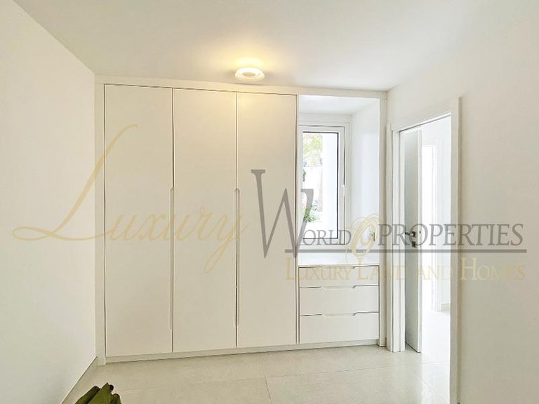 Villa for Sale in Costa Adeje, Tenerife, España 25