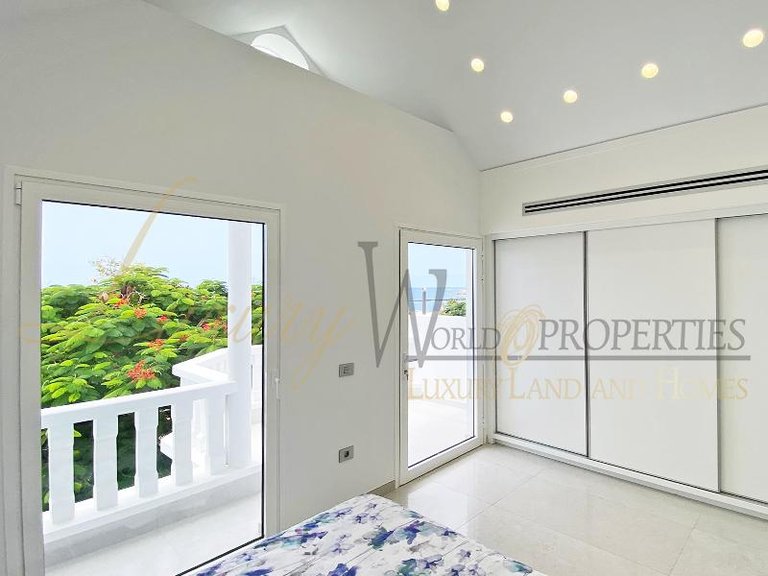 Villa for Sale in Costa Adeje, Tenerife, España 20