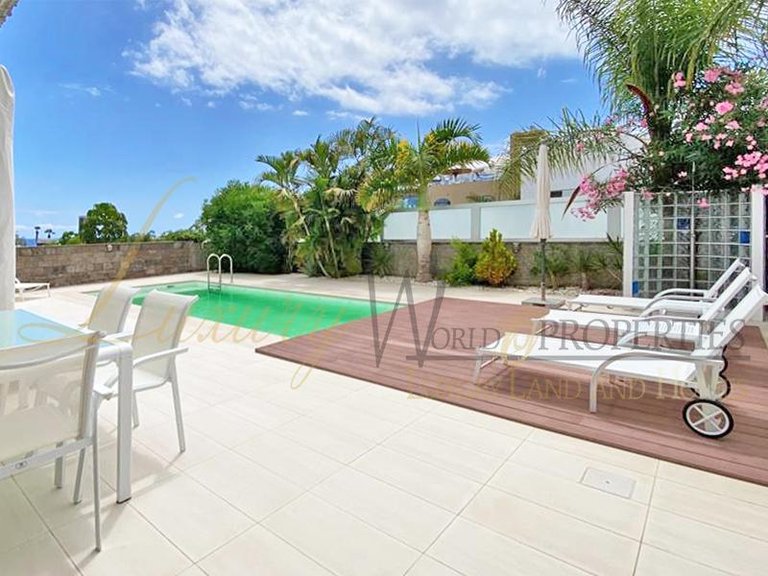 Villa for Sale in Costa Adeje, Tenerife, España 3