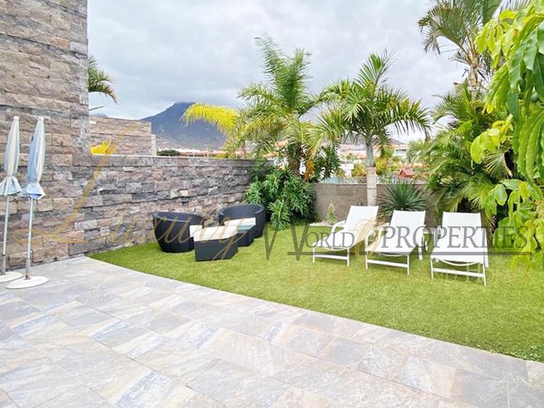 Villa for Sale in Costa Adeje, Tenerife, España 5