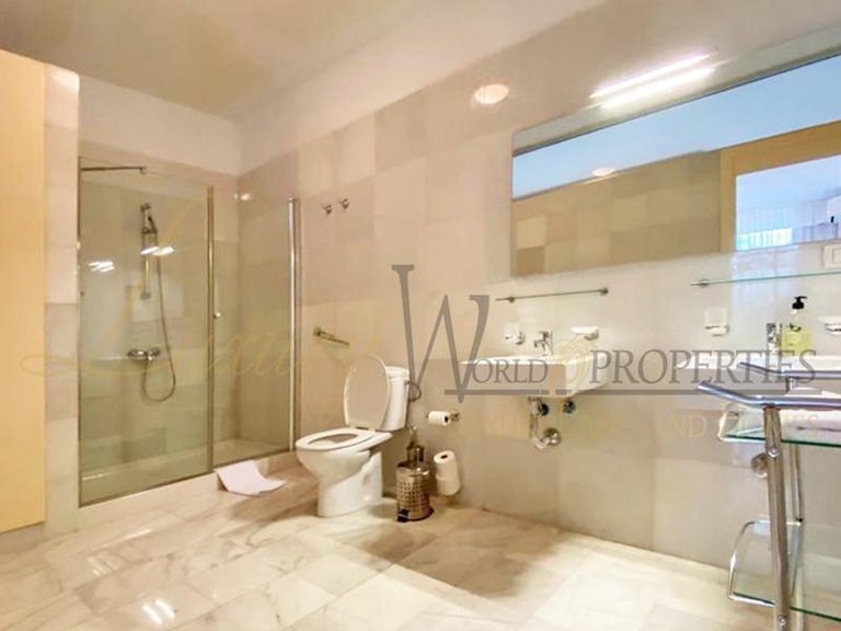 Villa for Sale in Costa Adeje, Tenerife, España 20