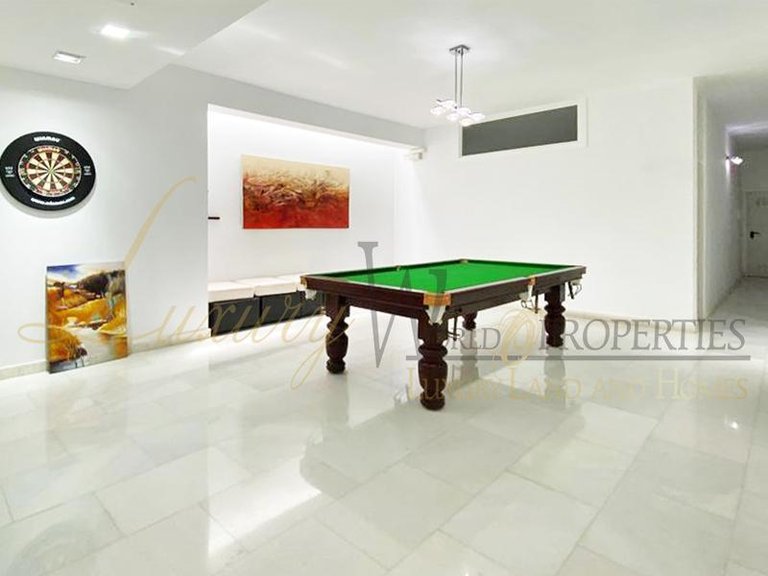 Villa for Sale in Costa Adeje, Tenerife, España 24