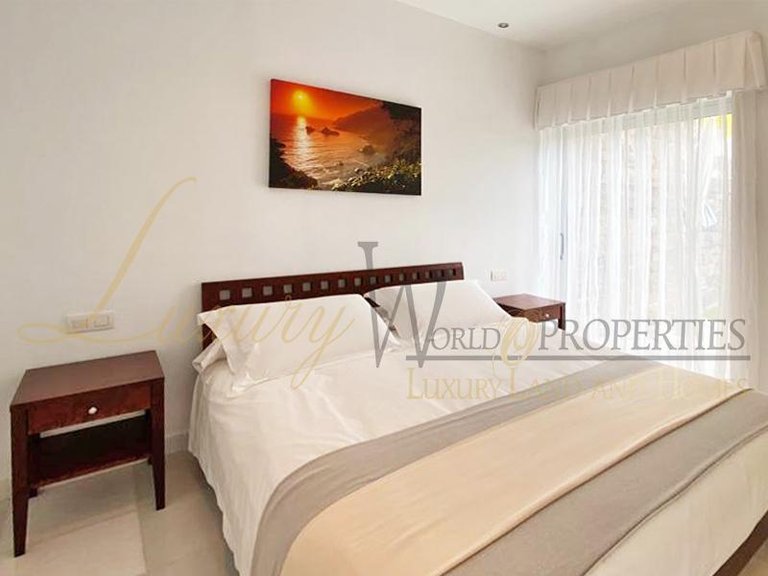 Villa for Sale in Costa Adeje, Tenerife, España 16