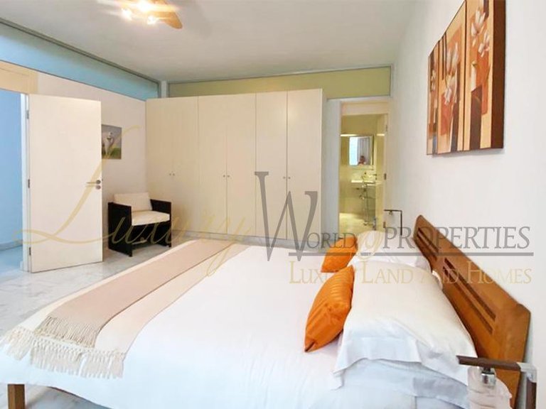 Villa for Sale in Costa Adeje, Tenerife, España 12