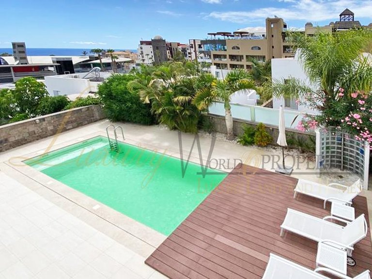 Villa for Sale in Costa Adeje, Tenerife, España 28
