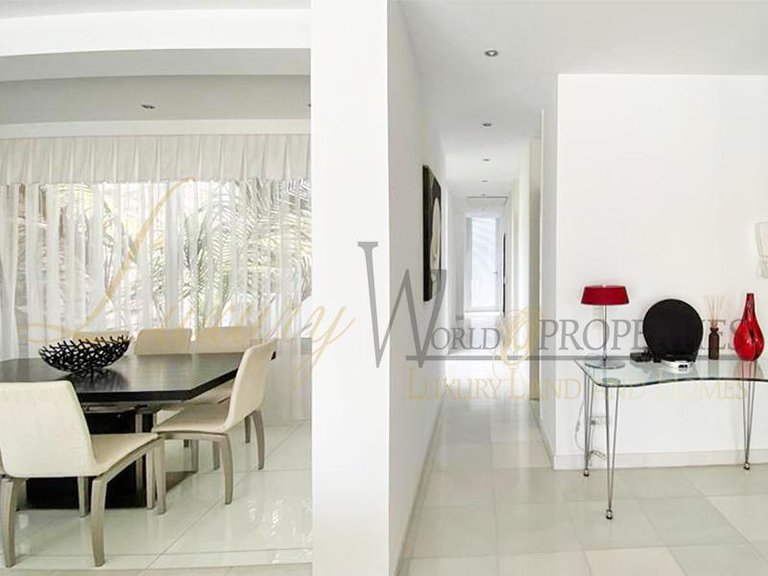 Villa for Sale in Costa Adeje, Tenerife, España 6