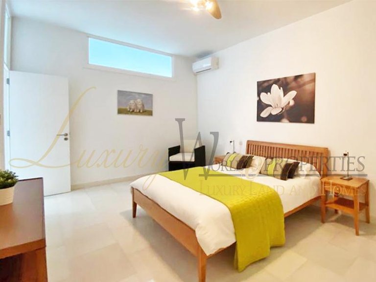 Villa for Sale in Costa Adeje, Tenerife, España 14