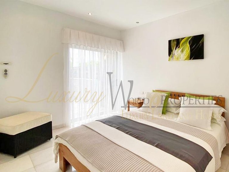Villa for Sale in Costa Adeje, Tenerife, España 15