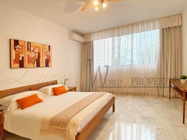 Villa for Sale in Costa Adeje, Tenerife, España 11