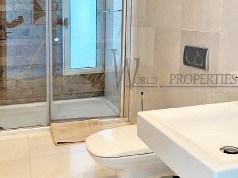 Villa for Sale in Costa Adeje, Tenerife, España 21