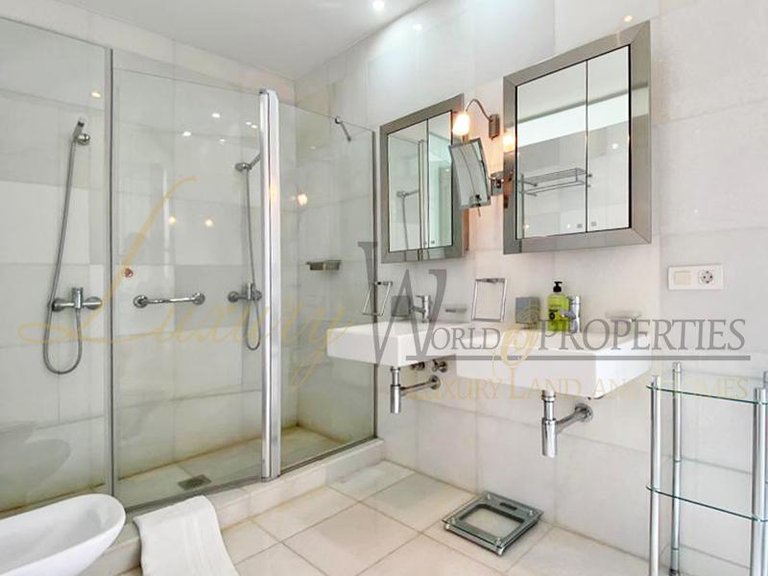 Villa for Sale in Costa Adeje, Tenerife, España 22