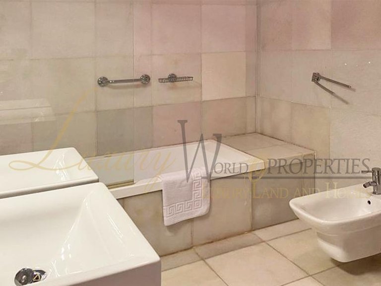 Villa for Sale in Costa Adeje, Tenerife, España 19