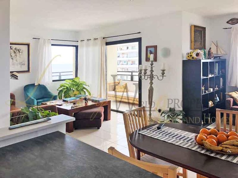 Apartment for Sale in Playa Paraiso, Tenerife, España 1