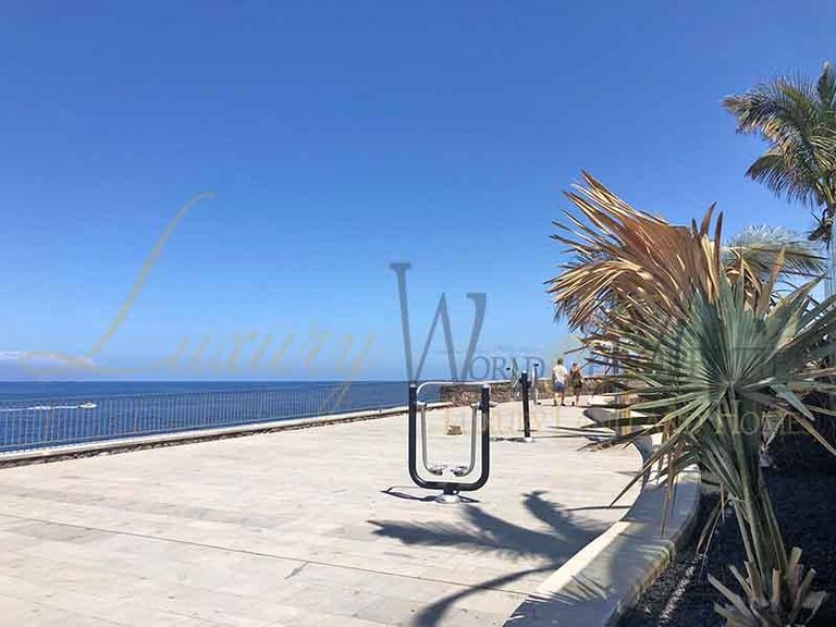 Apartment for Sale in Playa Paraiso, Tenerife, España 20