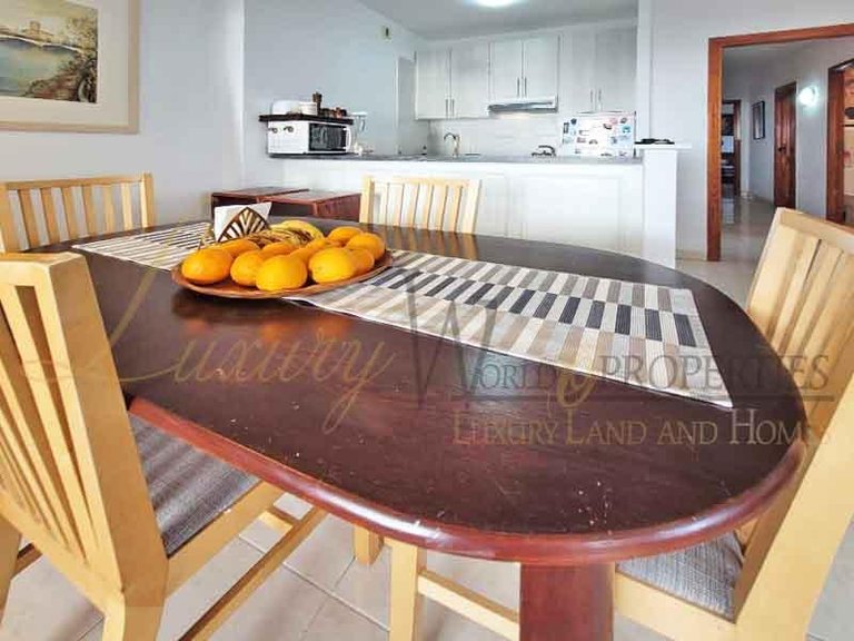 Apartment for Sale in Playa Paraiso, Tenerife, España 9