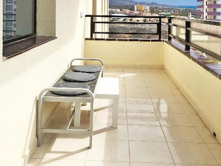Apartment for Sale in Playa Paraiso, Tenerife, España 3