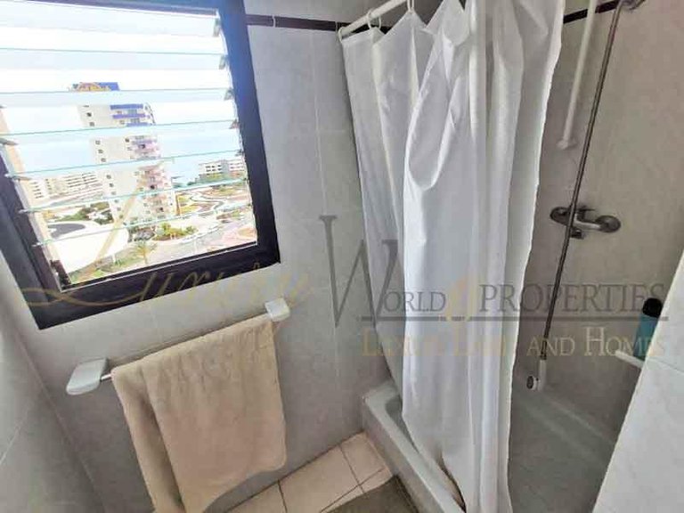 Apartment for Sale in Playa Paraiso, Tenerife, España 15
