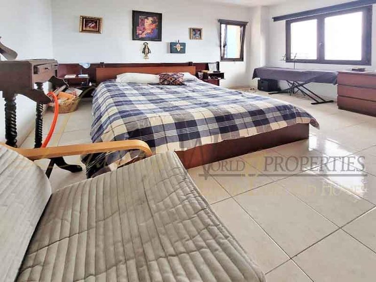 Apartment for Sale in Playa Paraiso, Tenerife, España 10