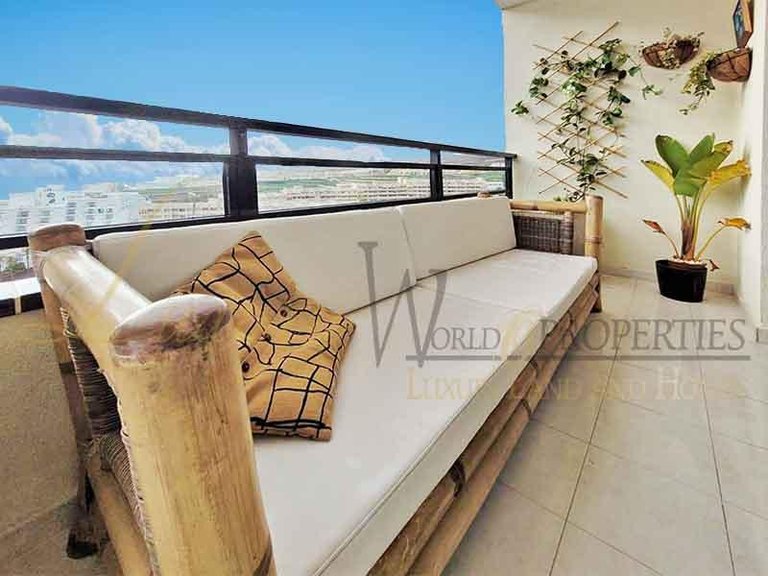 Apartment for Sale in Playa Paraiso, Tenerife, España 2