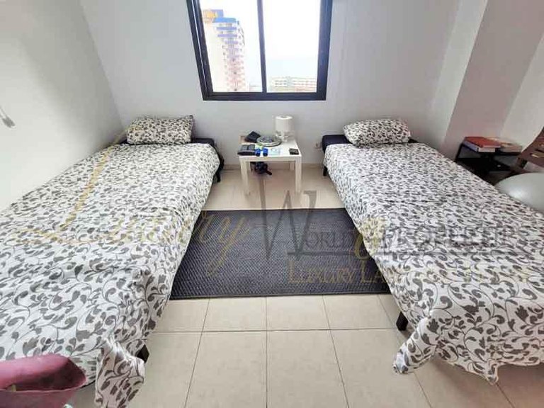 Apartment for Sale in Playa Paraiso, Tenerife, España 12