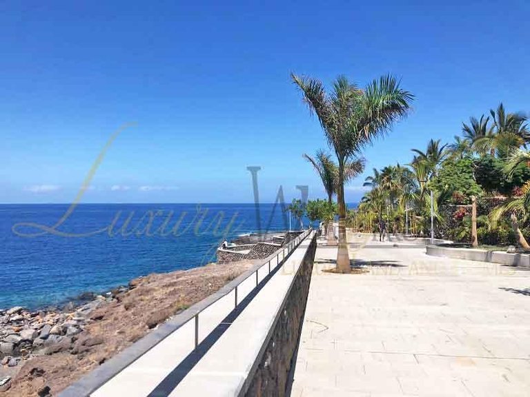 Apartment for Sale in Playa Paraiso, Tenerife, España 19