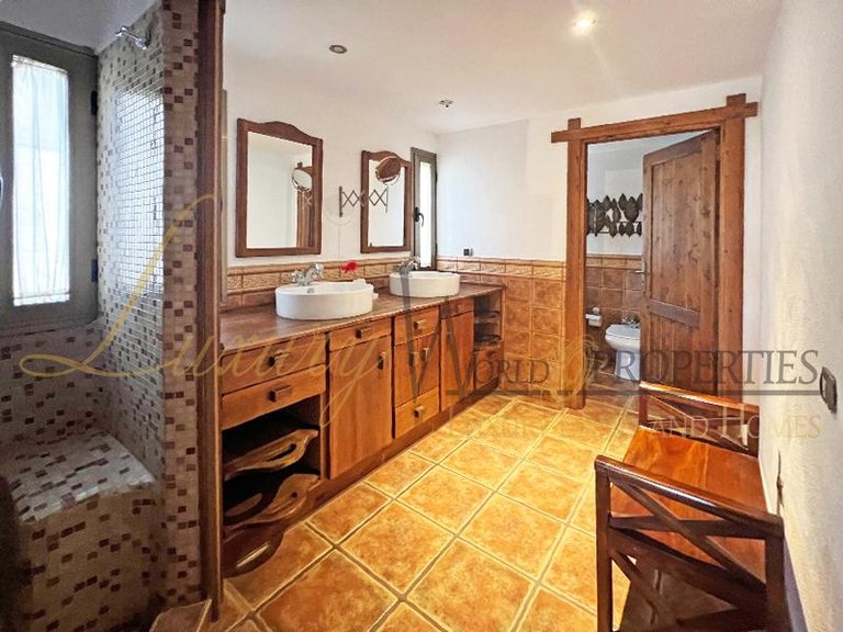 Villa for Sale in Costa Adeje, Tenerife, España 20