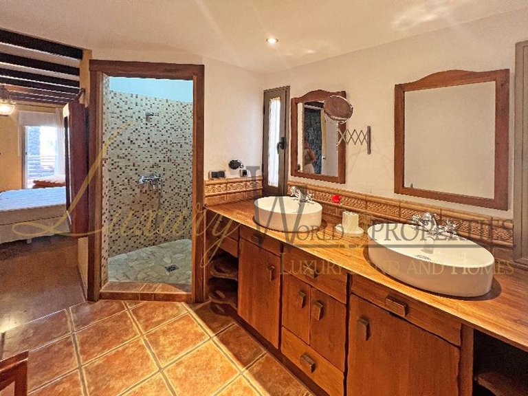 Villa for Sale in Costa Adeje, Tenerife, España 22