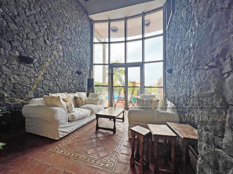 Villa for Sale in Costa Adeje, Tenerife, España 6