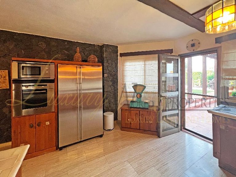 Villa for Sale in Costa Adeje, Tenerife, España 12