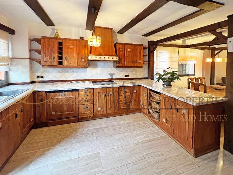 Villa for Sale in Costa Adeje, Tenerife, España 11