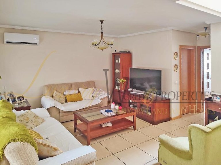 Town House for Sale in Adeje, Tenerife, España 4