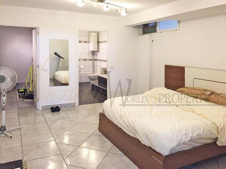 Villa for Sale in Costa Adeje, Tenerife, España 32