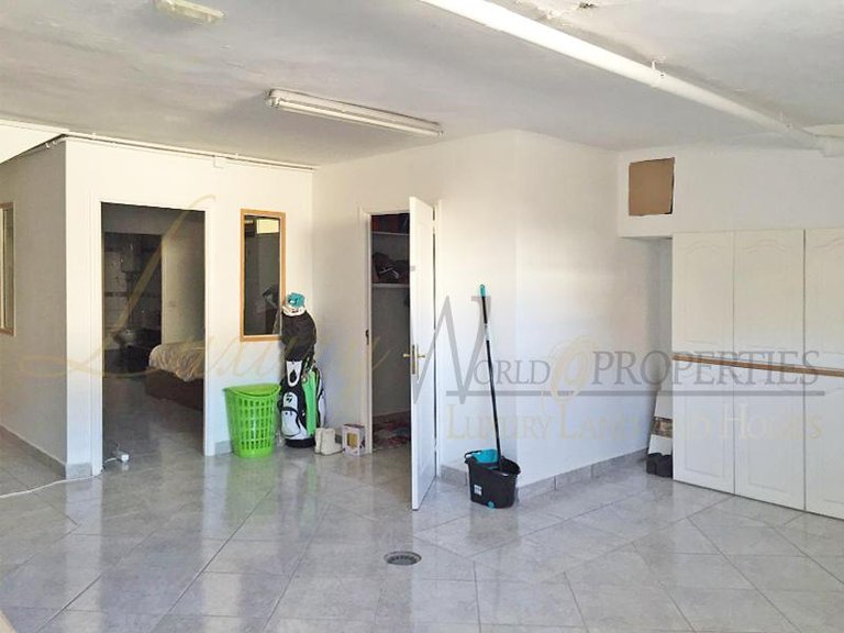 Villa for Sale in Costa Adeje, Tenerife, España 31