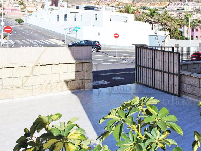 Villa for Sale in Costa Adeje, Tenerife, España 7