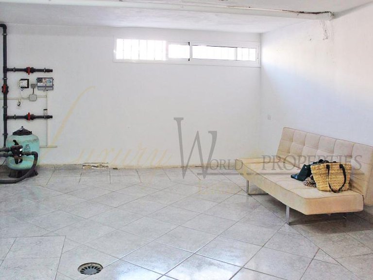 Villa for Sale in Costa Adeje, Tenerife, España 29