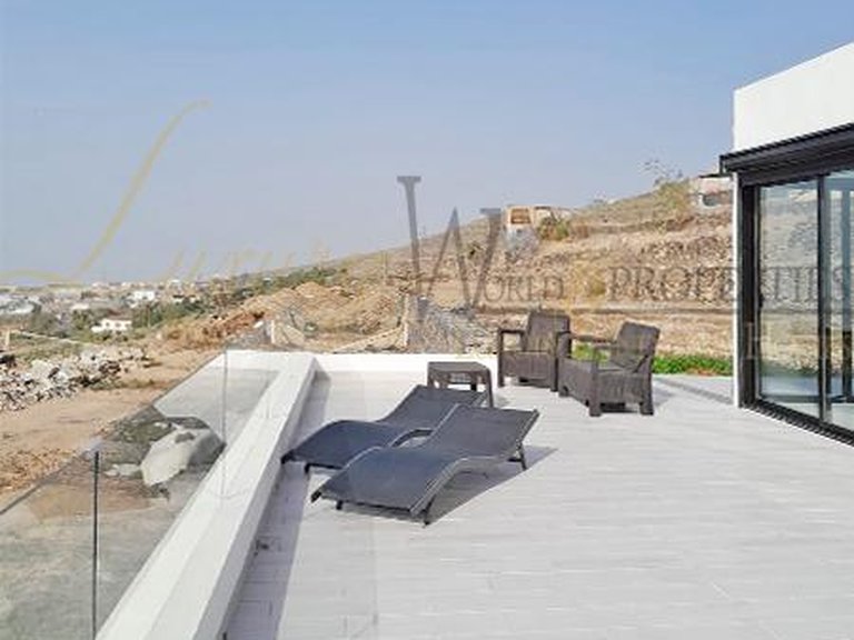 Villa for Sale in Adeje, Tenerife, España 8