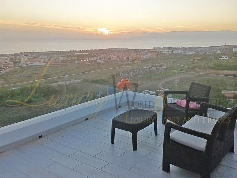 Villa for Sale in Adeje, Tenerife, España 4