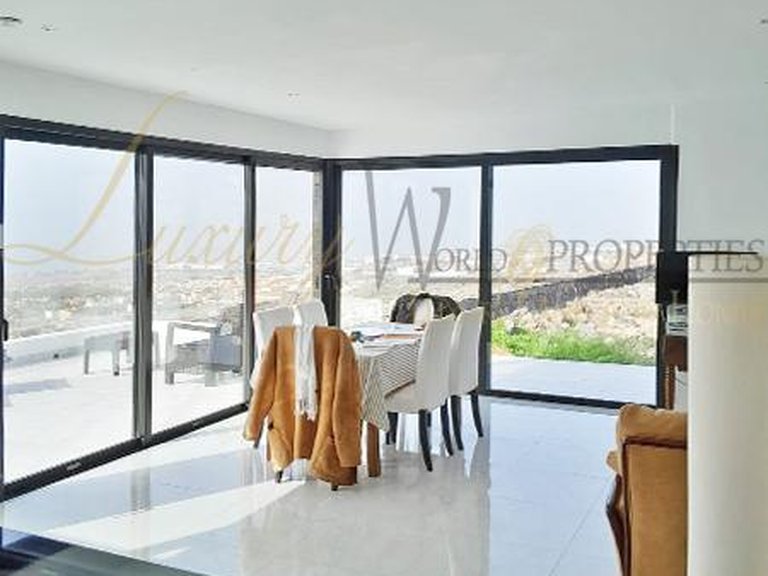 Villa for Sale in Adeje, Tenerife, España 10