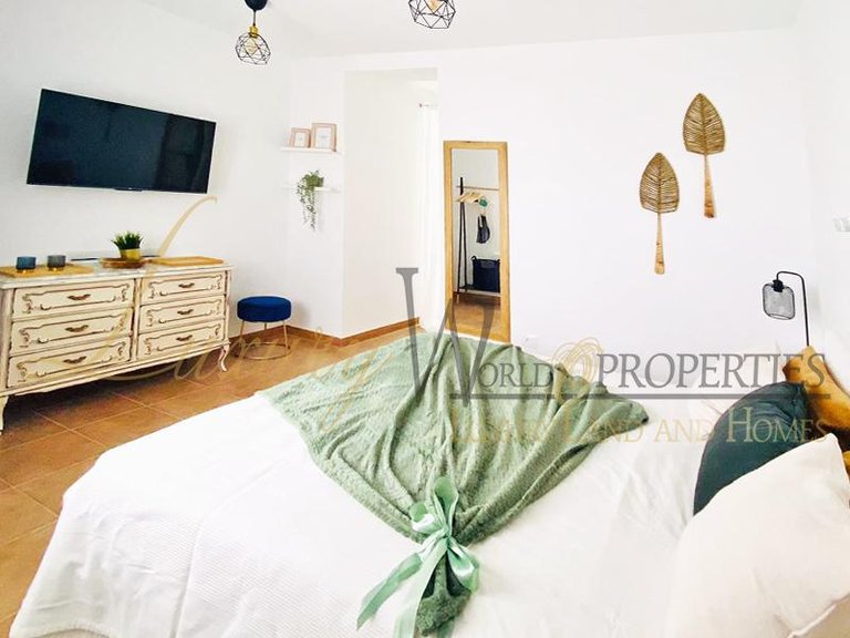 Villa for Sale in Tijoco Bajo, Tenerife, España 16