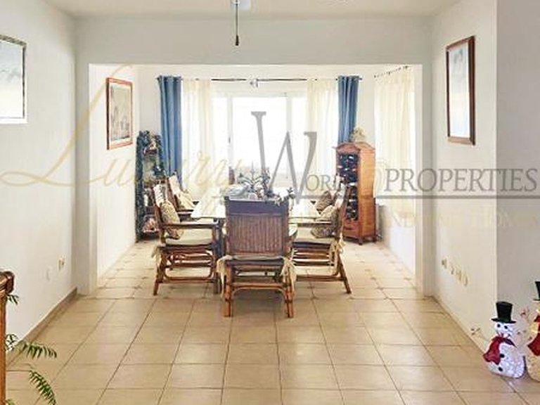 Villa for Sale in Costa Adeje, Tenerife, España 5