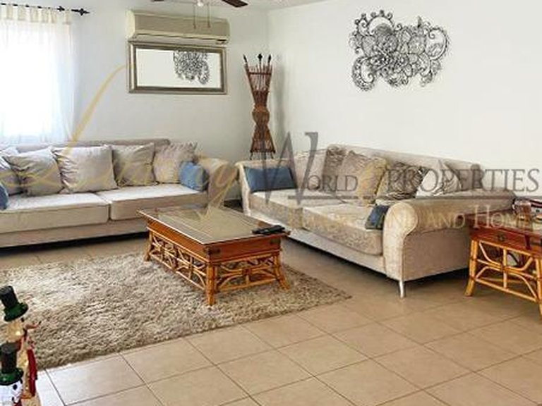 Villa for Sale in Costa Adeje, Tenerife, España 2