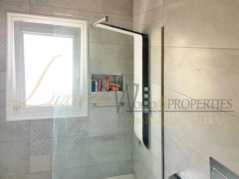 Villa for Sale in Costa Adeje, Tenerife, España 10