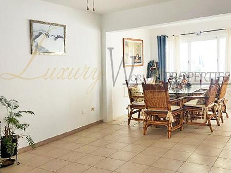 Villa for Sale in Costa Adeje, Tenerife, España 4