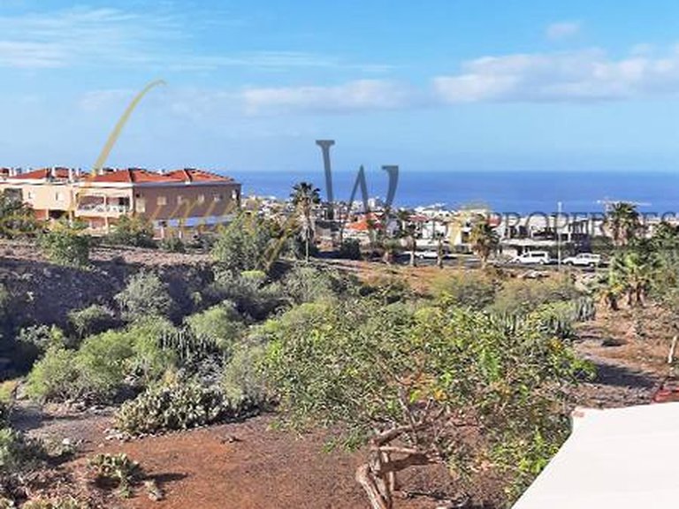 Villa for Sale in Costa Adeje, Tenerife, España 1